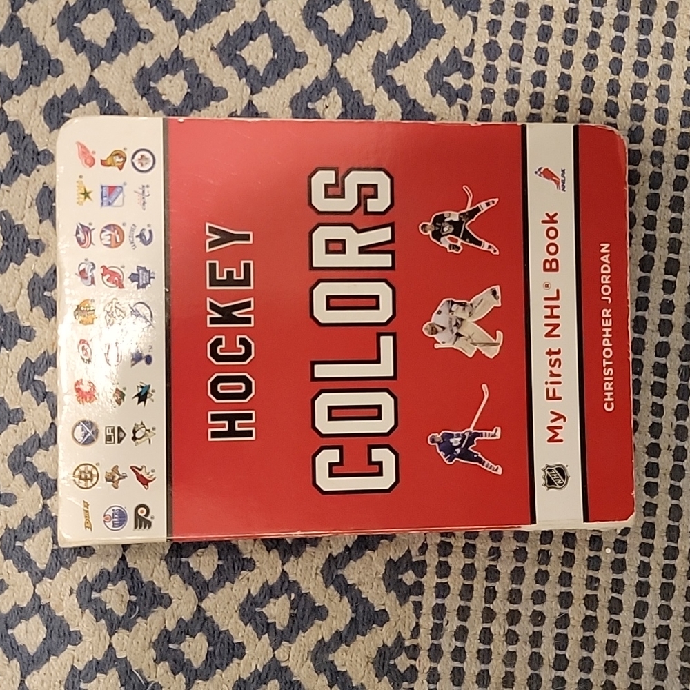 Hockey colors board book